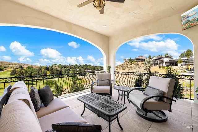 1083 E Chardie Rd, Boise, ID 83702