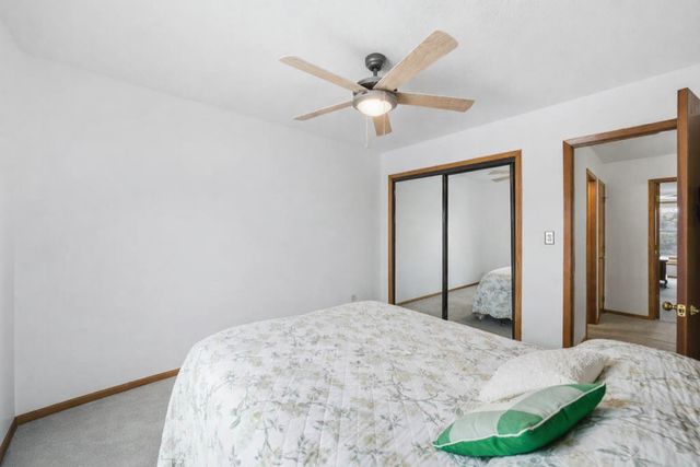 2536 Pine Circle, Urbandale, IA 50322