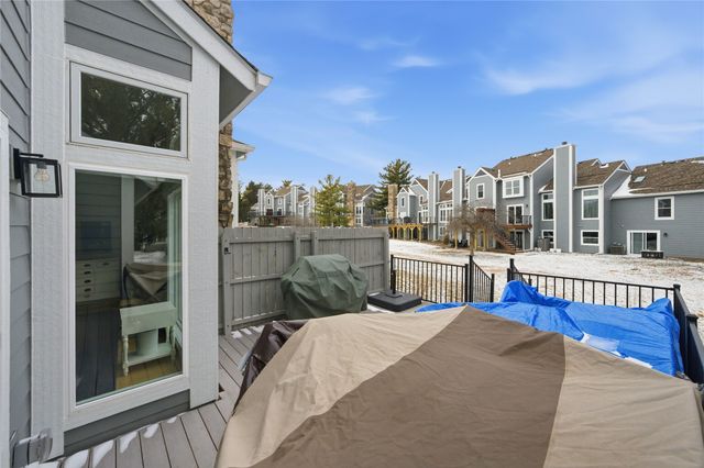 2536 Pine Circle, Urbandale, IA 50322