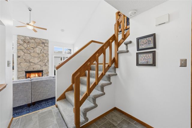 2536 Pine Circle, Urbandale, IA 50322