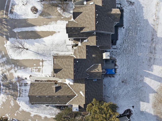 2536 Pine Circle, Urbandale, IA 50322