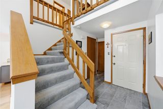 2536 Pine Circle, Urbandale, IA 50322