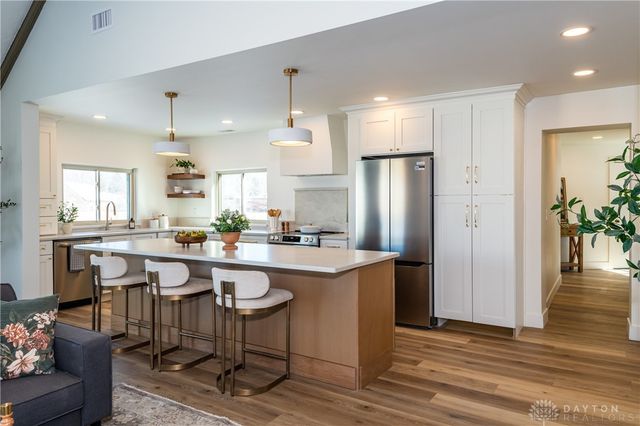 1884 N Longview Street, Beavercreek, OH 45432