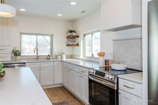 1884 N Longview Street, Beavercreek, OH 45432