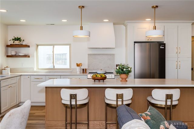 1884 N Longview Street, Beavercreek, OH 45432