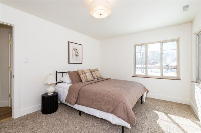 1884 N Longview Street, Beavercreek, OH 45432