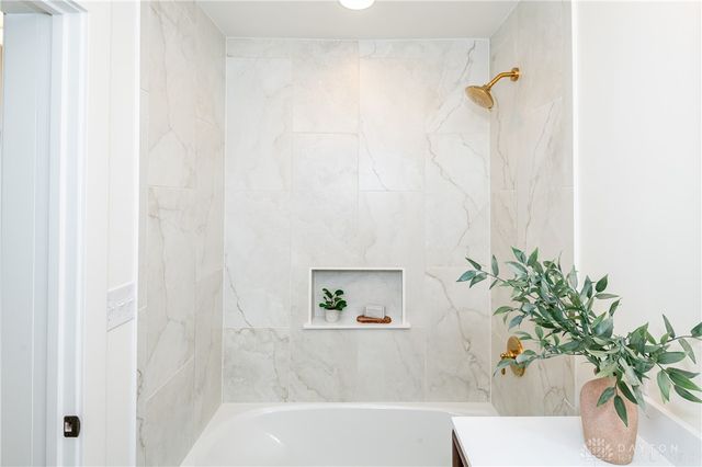 1884 N Longview Street, Beavercreek, OH 45432