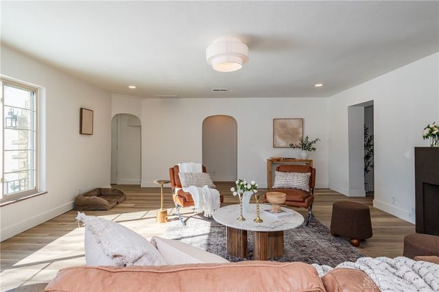 1884 N Longview Street, Beavercreek, OH 45432