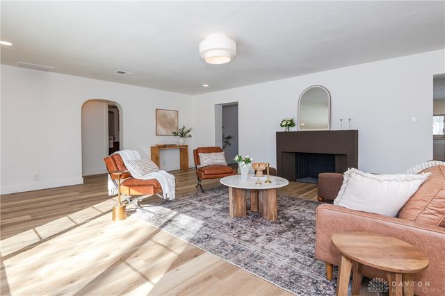 1884 N Longview Street, Beavercreek, OH 45432