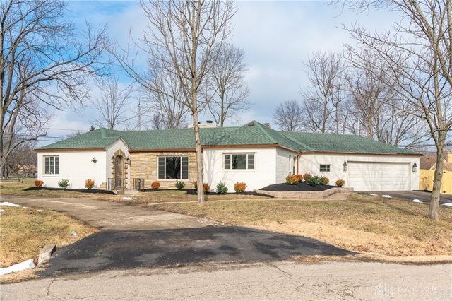 1884 N Longview Street, Beavercreek, OH 45432