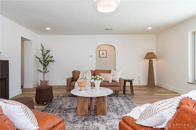 1884 N Longview Street, Beavercreek, OH 45432