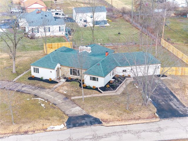 1884 N Longview Street, Beavercreek, OH 45432