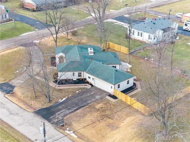 1884 N Longview Street, Beavercreek, OH 45432