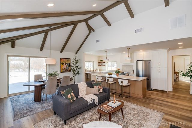 1884 N Longview Street, Beavercreek, OH 45432