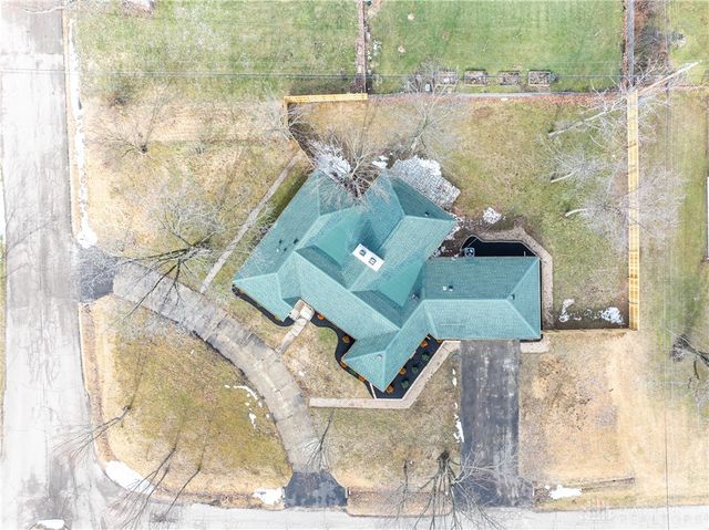 1884 N Longview Street, Beavercreek, OH 45432