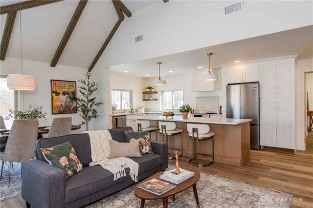 1884 N Longview Street, Beavercreek, OH 45432