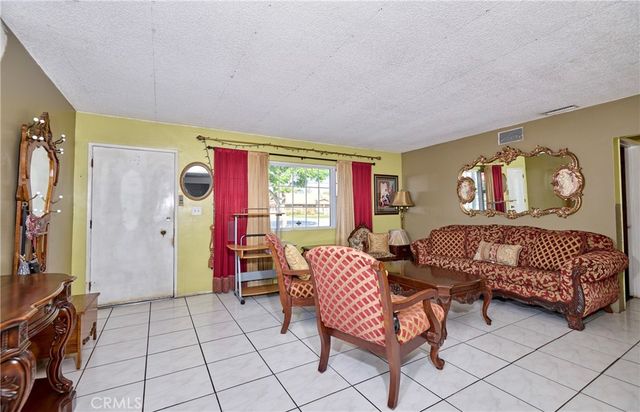 9195 Alder Avenue, Fontana, CA 92335