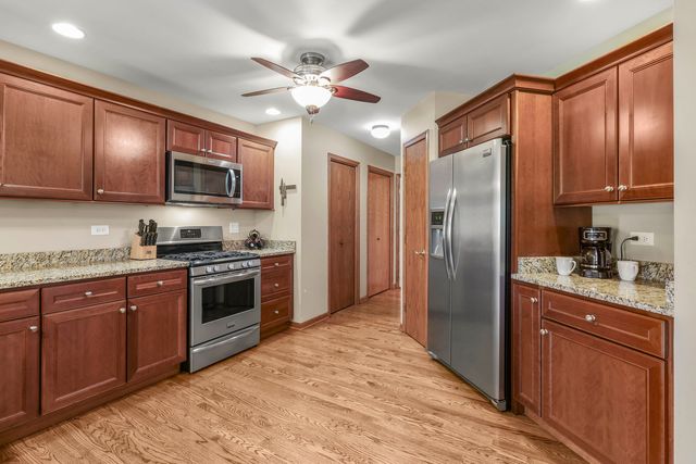 173 Harper Lane, Lemont, IL 60439