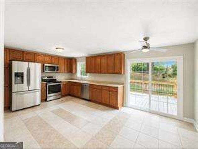 6692 Cambridge Drive, Rex, GA 30273