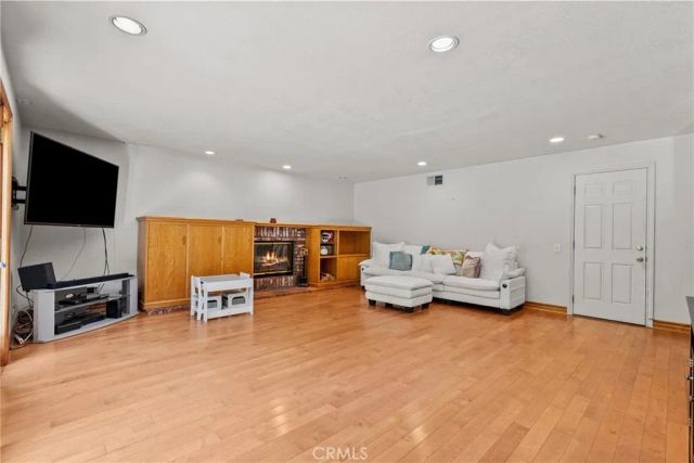 25313 Via Brasa, Valencia, CA 91355