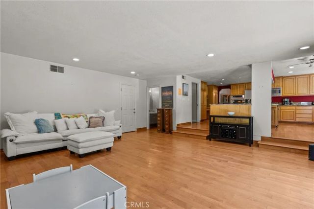 25313 Via Brasa, Valencia, CA 91355