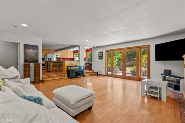 25313 Via Brasa, Valencia, CA 91355