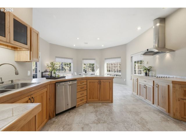 5200 DUNEWOOD Dr, Florence, OR 97439