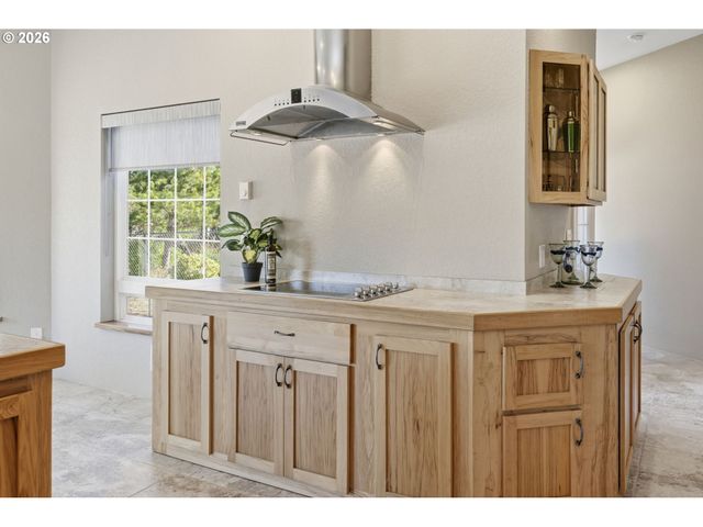 5200 DUNEWOOD Dr, Florence, OR 97439