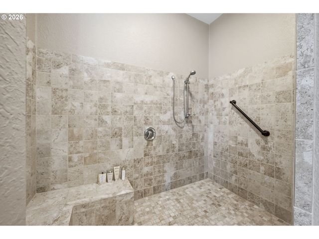 5200 DUNEWOOD Dr, Florence, OR 97439