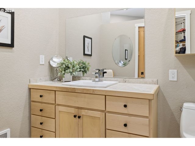 5200 DUNEWOOD Dr, Florence, OR 97439