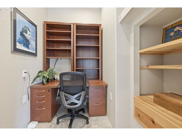 5200 DUNEWOOD Dr, Florence, OR 97439