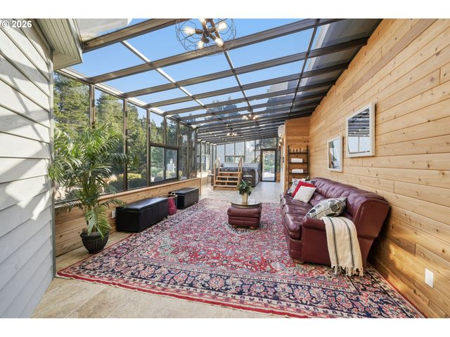 5200 DUNEWOOD Dr, Florence, OR 97439