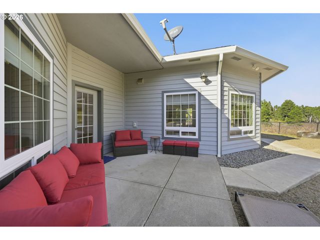 5200 DUNEWOOD Dr, Florence, OR 97439