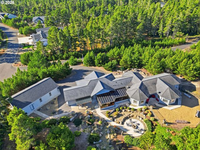 5200 DUNEWOOD Dr, Florence, OR 97439