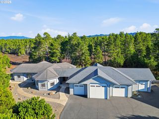 5200 DUNEWOOD Dr, Florence, OR 97439