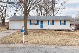 702 E Maple Place, Savannah, MO 64485