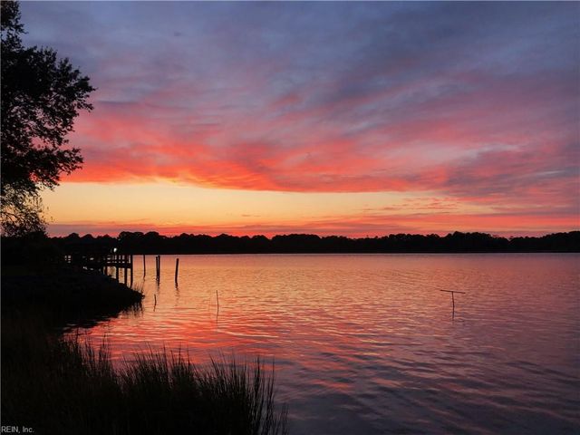 14 Eagle Point RD, Hampton, VA 23669