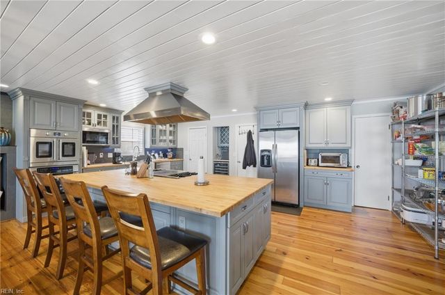 14 Eagle Point RD, Hampton, VA 23669