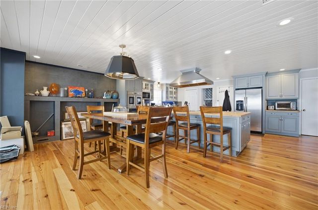 14 Eagle Point RD, Hampton, VA 23669