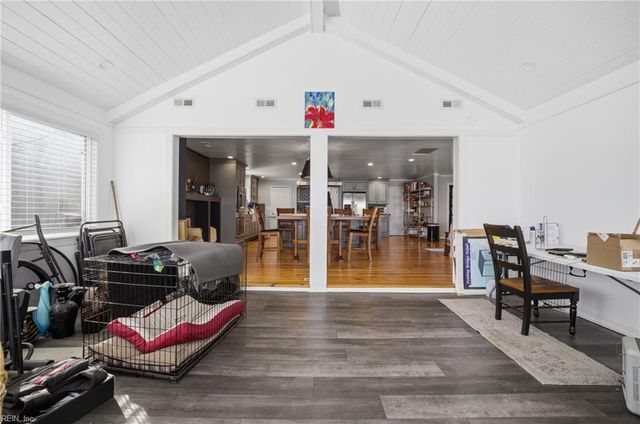 14 Eagle Point RD, Hampton, VA 23669