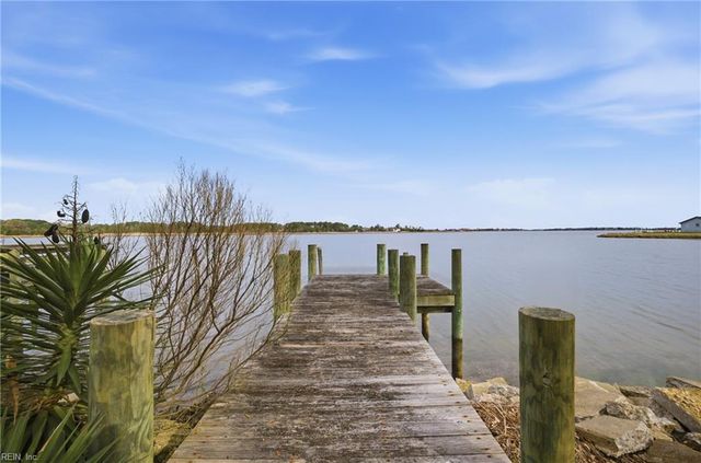 14 Eagle Point RD, Hampton, VA 23669
