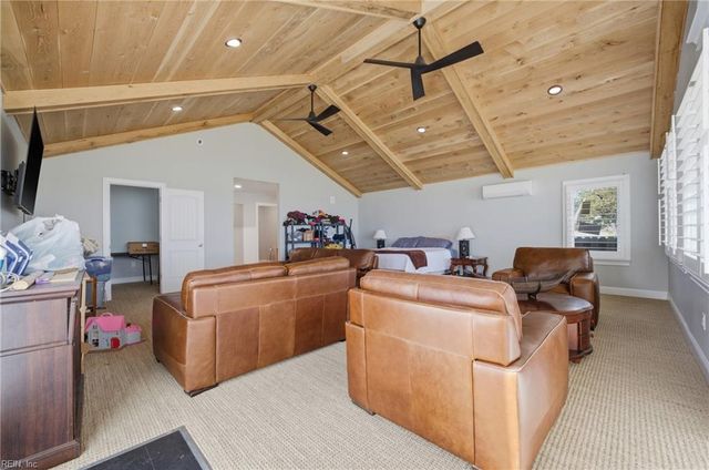 14 Eagle Point RD, Hampton, VA 23669