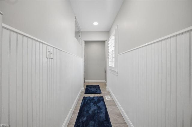14 Eagle Point RD, Hampton, VA 23669