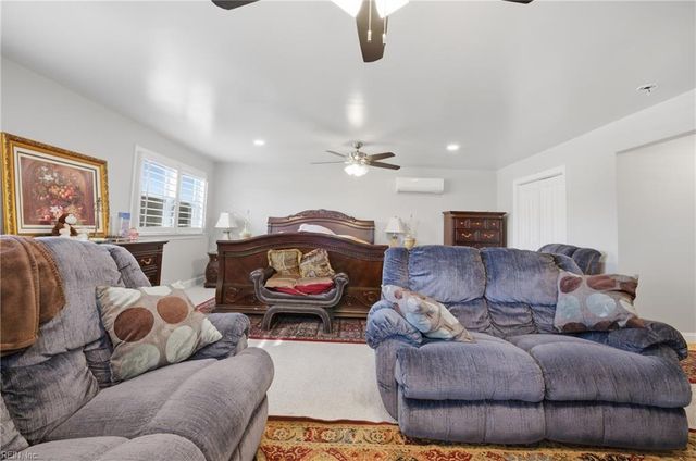 14 Eagle Point RD, Hampton, VA 23669