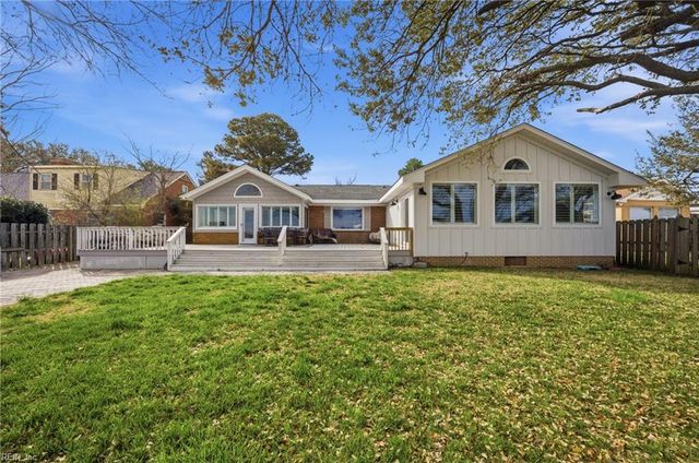 14 Eagle Point RD, Hampton, VA 23669