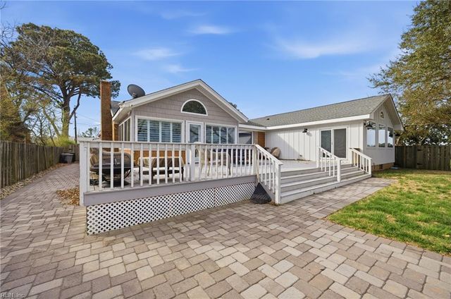14 Eagle Point RD, Hampton, VA 23669