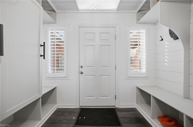 14 Eagle Point RD, Hampton, VA 23669