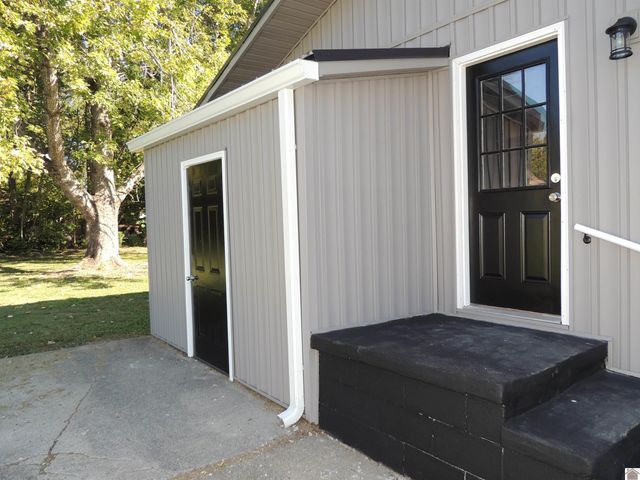 105 E Farthing Street, Mayfield, KY 42066