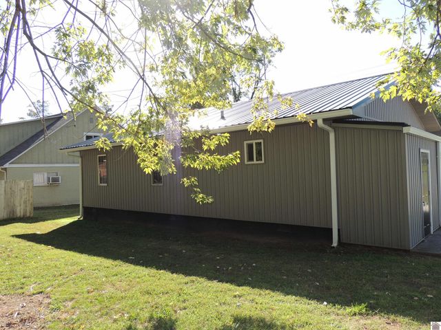 105 E Farthing Street, Mayfield, KY 42066