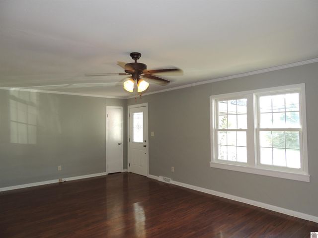 105 E Farthing Street, Mayfield, KY 42066